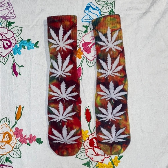 HUF Other - HUF Plantlife Tie Dye Rasta Rainbow Crew Socks